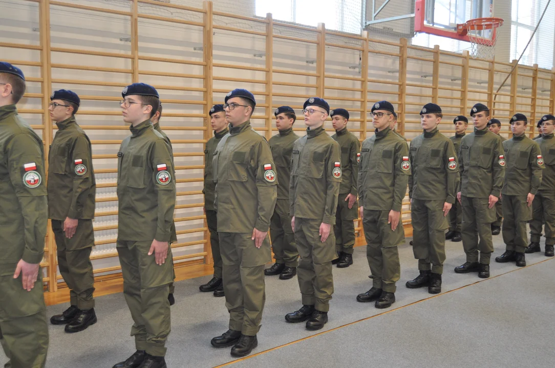 "Ślubuję wypełniania obowiązków kadeta"- ślubowanie klas wojskowych