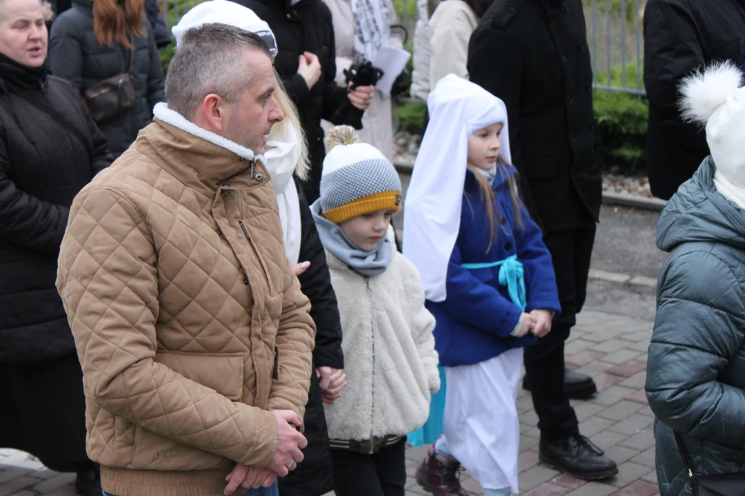 Orszak Trzech Króli w Rzeszowie. Kolęda pokoju z Zalesia do Katedry Rzeszowskiej