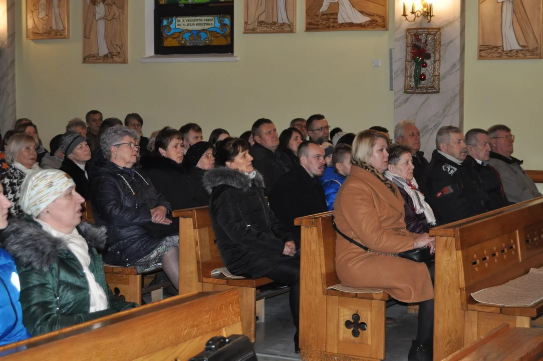 Koncert kolęd Orkiestry Dętej Dobrynin w kościele w Dobryninie