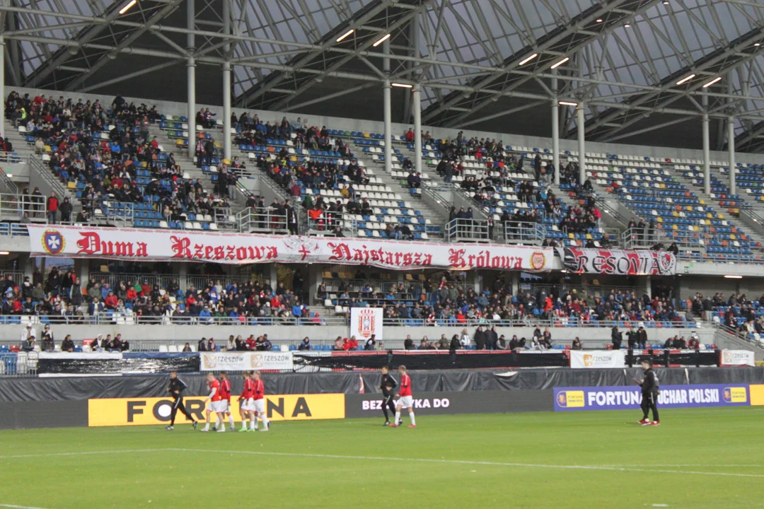 RESOVIA POKONAŁA CRACOVIĘ! Grad goli w Pucharze Polski