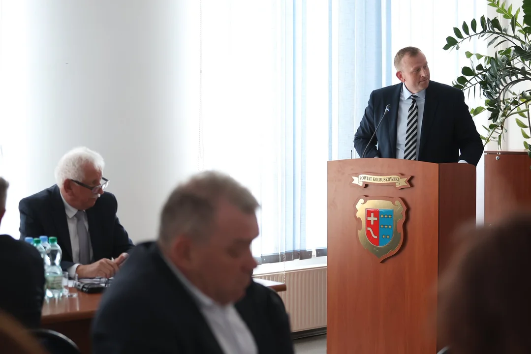 Tomasz Buczek na sesji rady powiatu - 28 maja 2026.