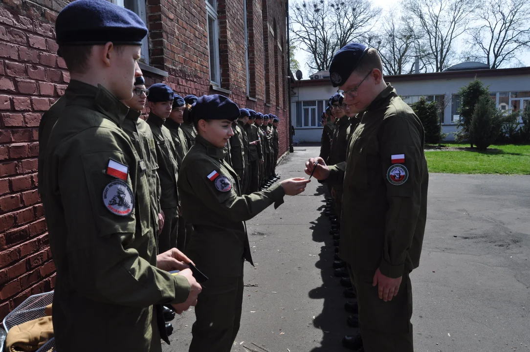 "Ślubuję wypełniania obowiązków kadeta"- ślubowanie klas wojskowych