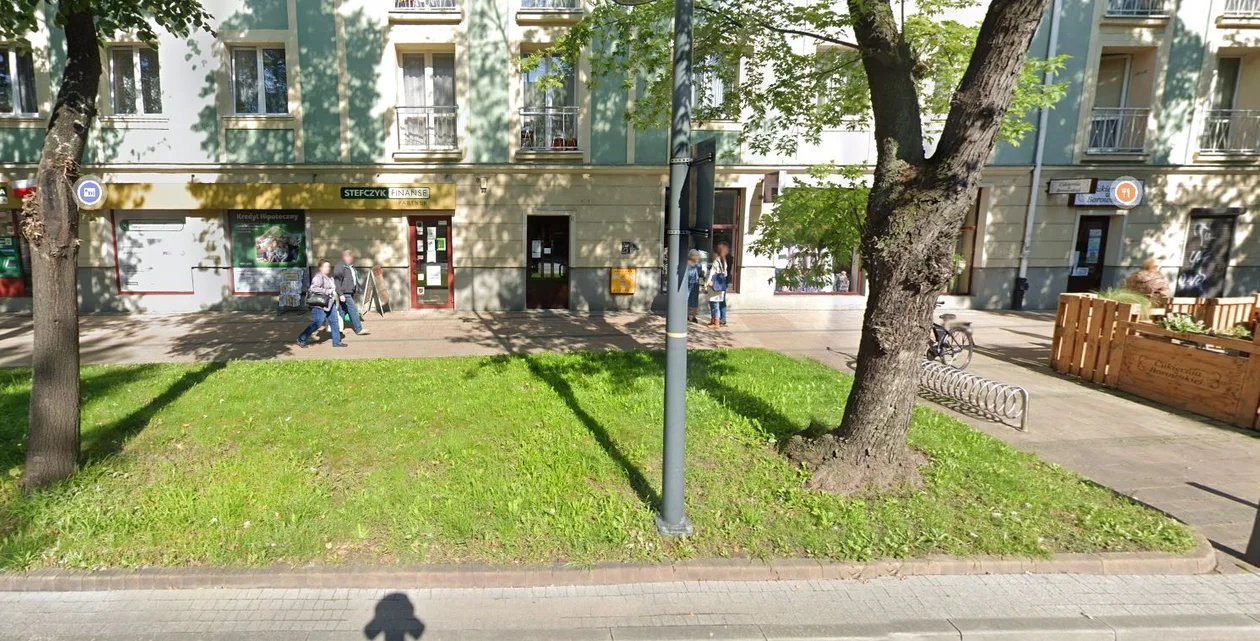 Mieszkańcy Mielca na zakupach, spacerze, w pracy i drodze ze szkoły uchwyceni przez kamery Google Street View