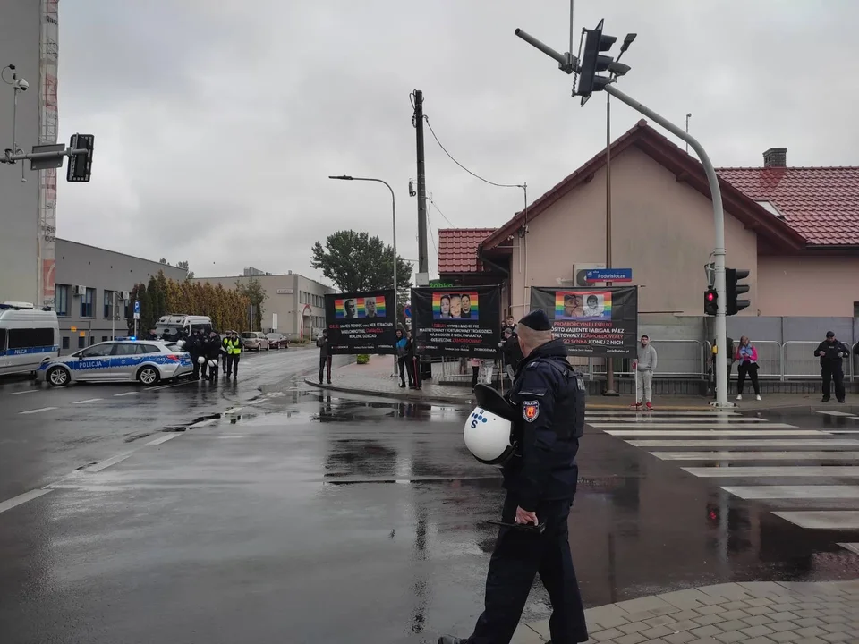 Rz24: Kontrmanifestanci na marszu równości w Rzeszowie