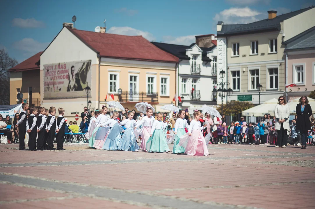 Przedszkolaki z Biało-Czerwoną