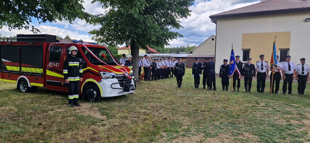 Poświęcenie wozu strażackiego OSP Płazówka