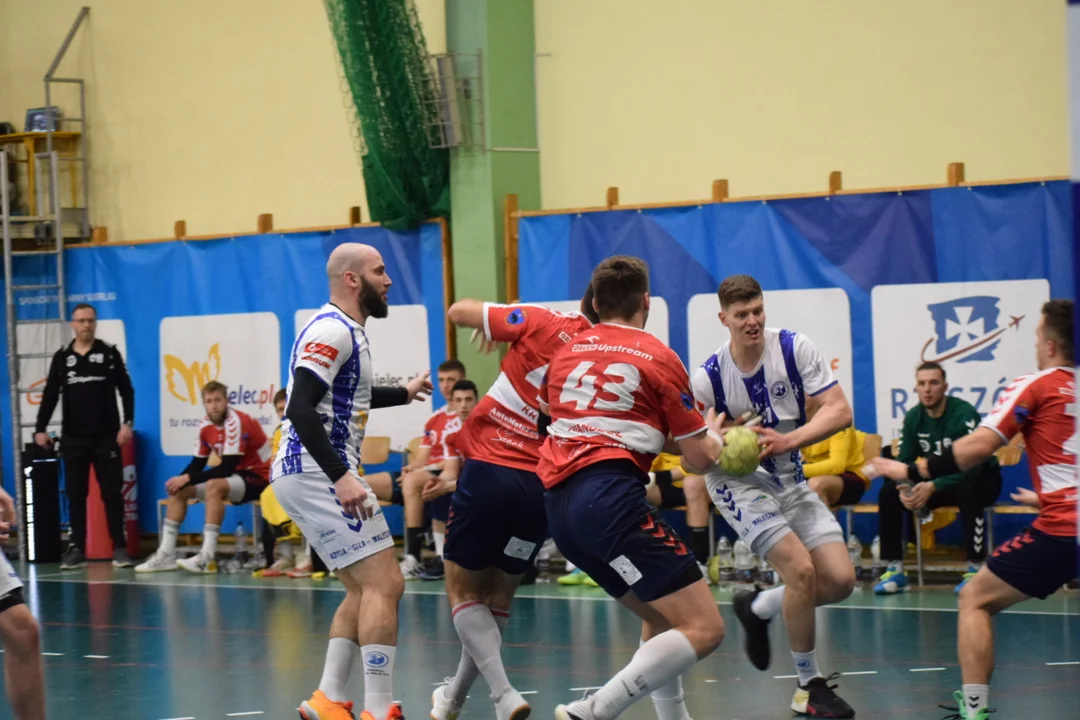 Liga Centralna. To były piękne Derby Podkarpacia. Handball Stal Mielec pokazała swoją moc [ZDJĘCIA, VIDEO] - Zdjęcie główne