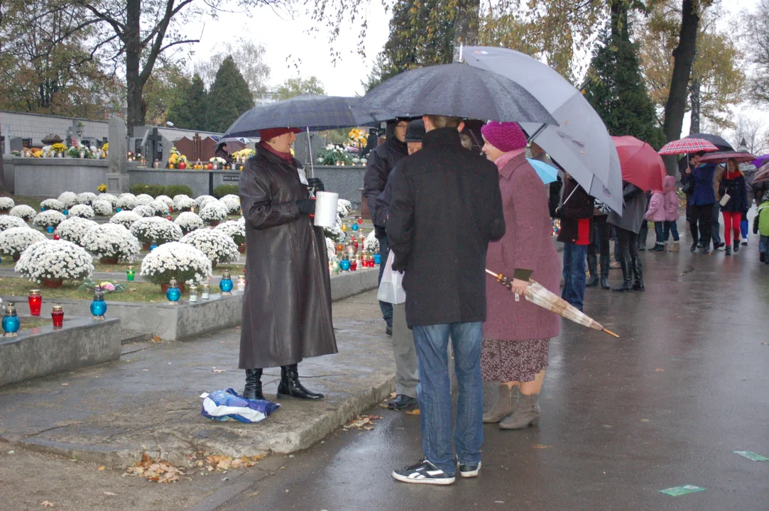 Wszystkich Świętych na archiwalnych zdjęciach