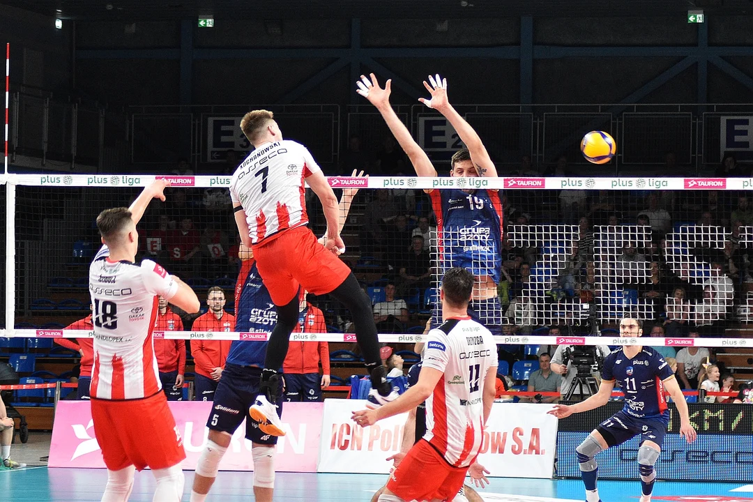 Pierwszy półfinałowy mecz siatkarskiej PlusLigi: Asseco Resovia Rzeszów - Grupa Azoty ZAKSA Kędzierzyn-Koźle (2:3)