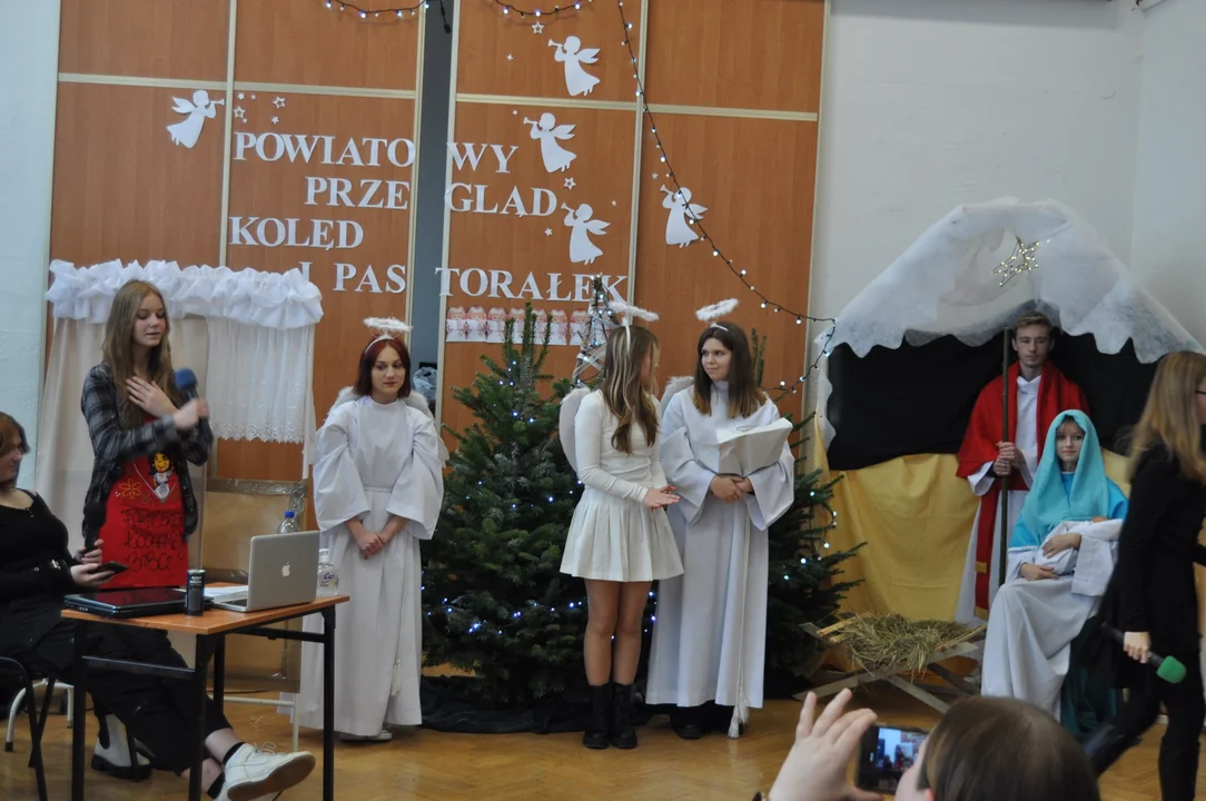 Powiatowy Przegląd Kolęd i Pastorałek w ZS im. J. Groszkowskiego Mielcu