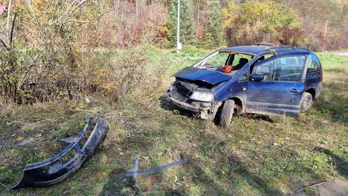 Tyrawa Solna. Pijany 56-latek wjechał do rowu i dachował