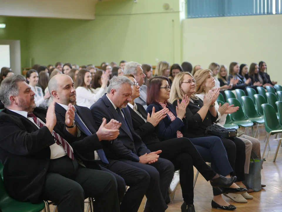 Zakończenie roku szkolnego maturzystów z Zespołu Szkół Technicznych w Mielcu