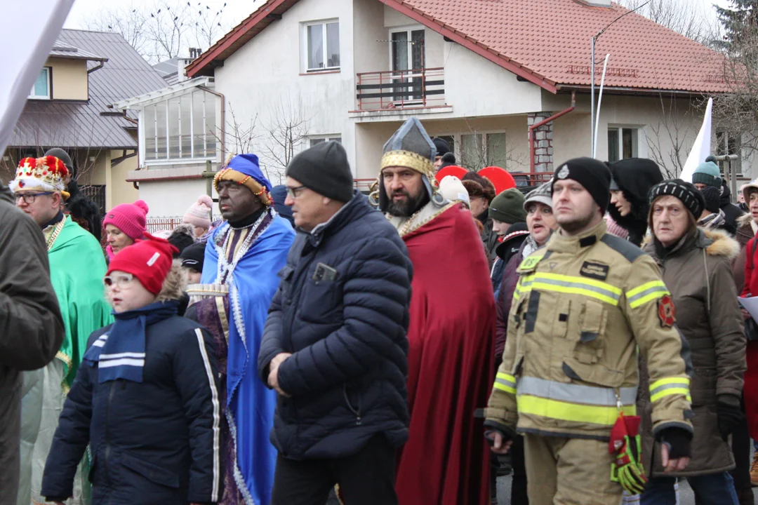 Orszak Trzech Króli w Rzeszowie. Kolęda pokoju z Zalesia do Katedry Rzeszowskiej