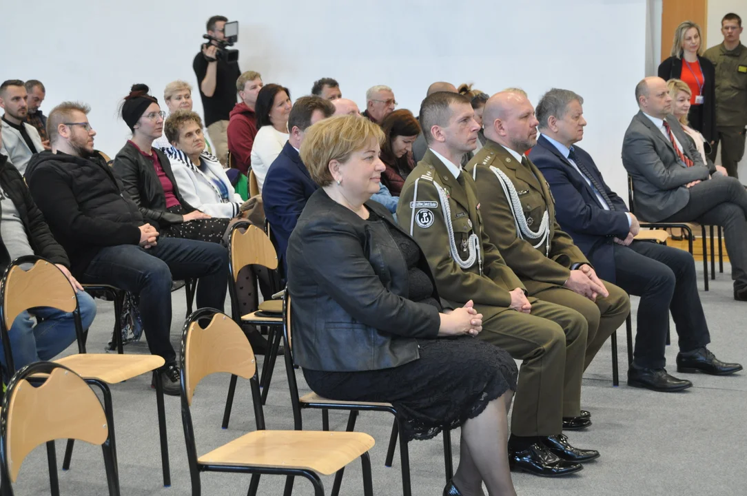 "Ślubuję wypełniania obowiązków kadeta"- ślubowanie klas wojskowych