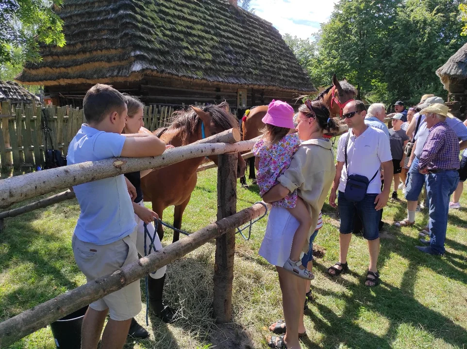 Tłumy w Skansenie w Kolbuszowej