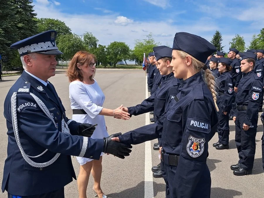 Ślubowanie nowych policjantów na Podkarpaciu. 50 nowych funkcjonariuszy [ZDJĘCIA] - Zdjęcie główne