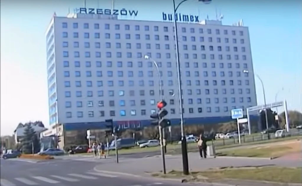 Hotel Rzeszów. Obecnie Galeria Rzeszów i nowa odsłona hotelu.