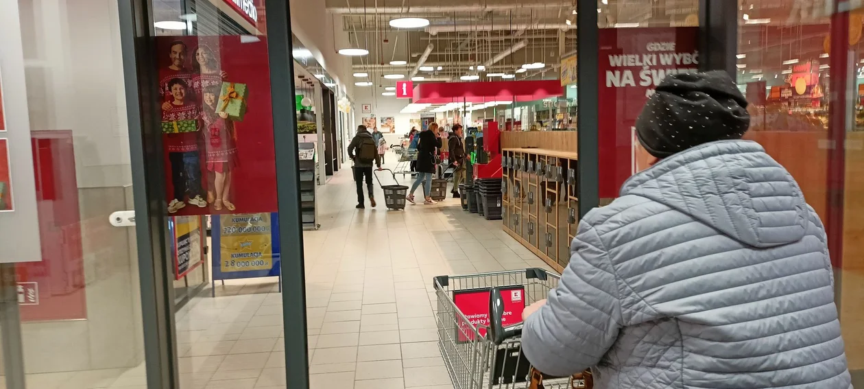 Kaufland na alei Rejtana pół tygodnia po otwarciu