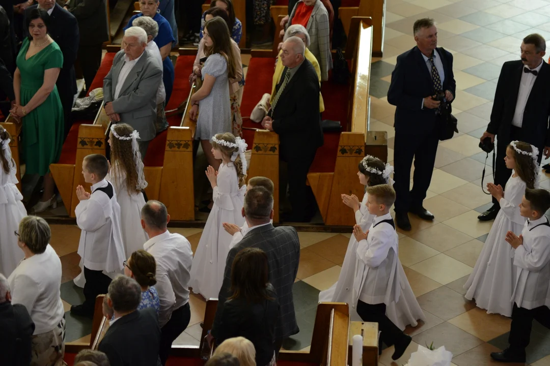 Pierwsza Komunia Święta dzieci ze Szkoły Podstawowej numer 10 w Tarnobrzegu. Parafia Matki Bożej Nieustającej Pomocy