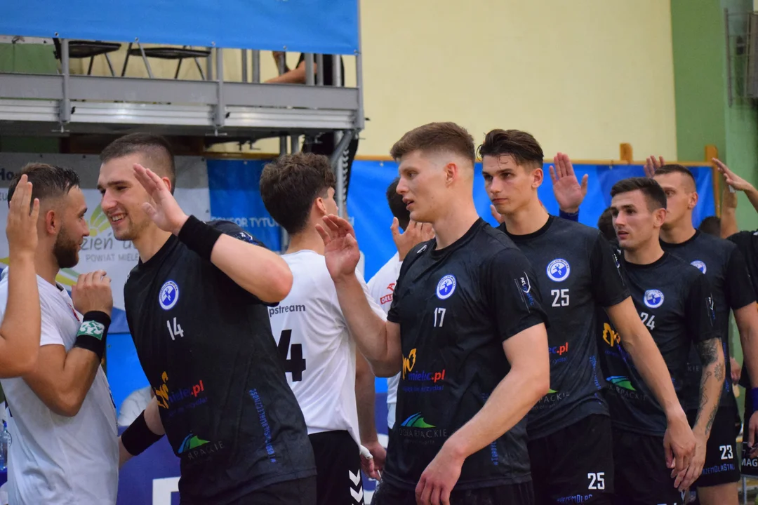 Memoriał im. Antoniego Weryńskiego. Handball Stal Mielec zagra w finale z Piotrkowianinem [ZDJĘCIA, VIDEO] - Zdjęcie główne