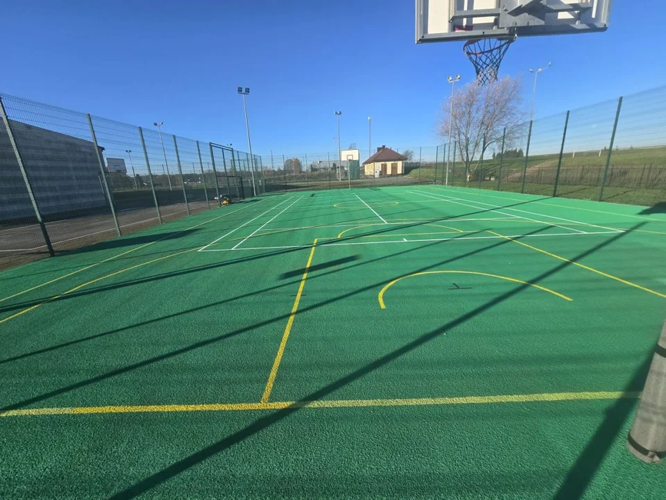 Boisko w Niwiskach po remoncie