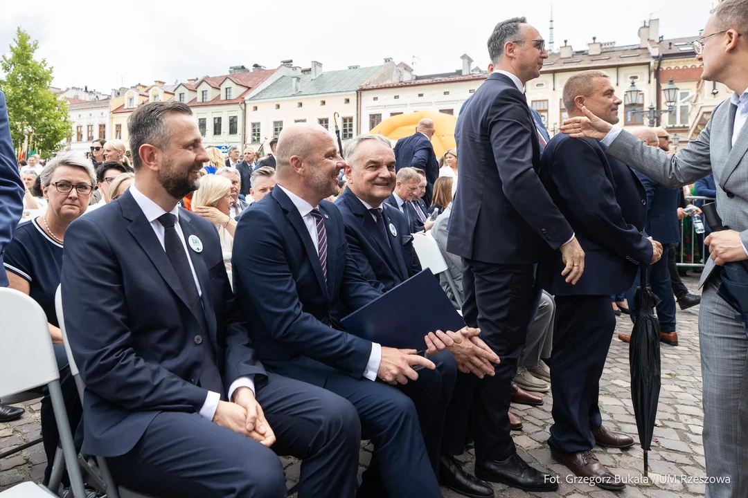 Prezydent Rzeszowa i przybyli goście
