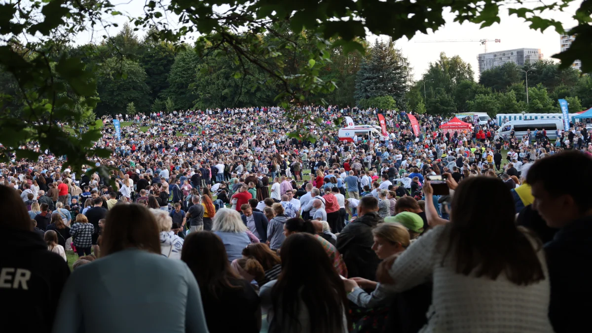 Tłum wiernych