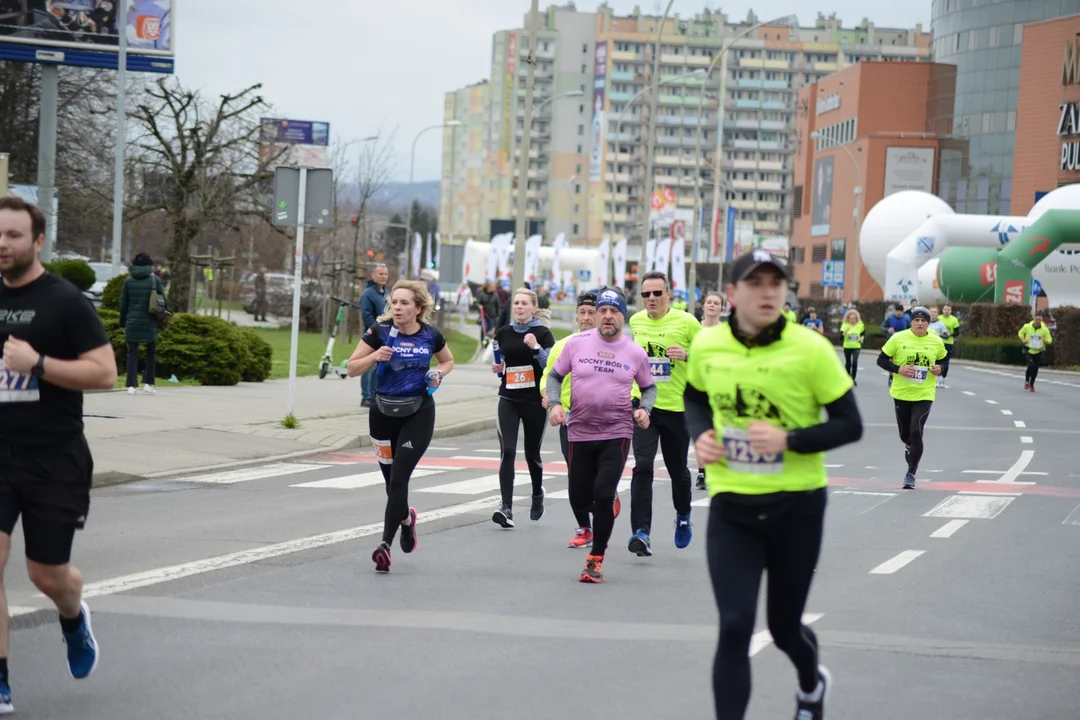 16. PKO Półmaraton Rzeszowski oraz 8. PKO Sztafeta Półmaratońska w Rzeszowie - dużo zdjęć z trasy i mety