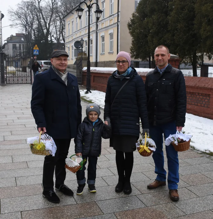 Mieszkańcy Leska poświęcili wielkanocne koszyki