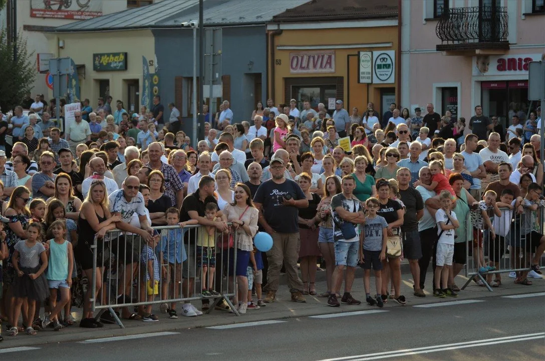 Roman Dublański odleciał balonem z kolbuszowskiego rynku. Działo się na Festynie z Sokołem i Krokodylem w Kolbuszowej [ZDJĘCIA - WIDEO] - Zdjęcie główne