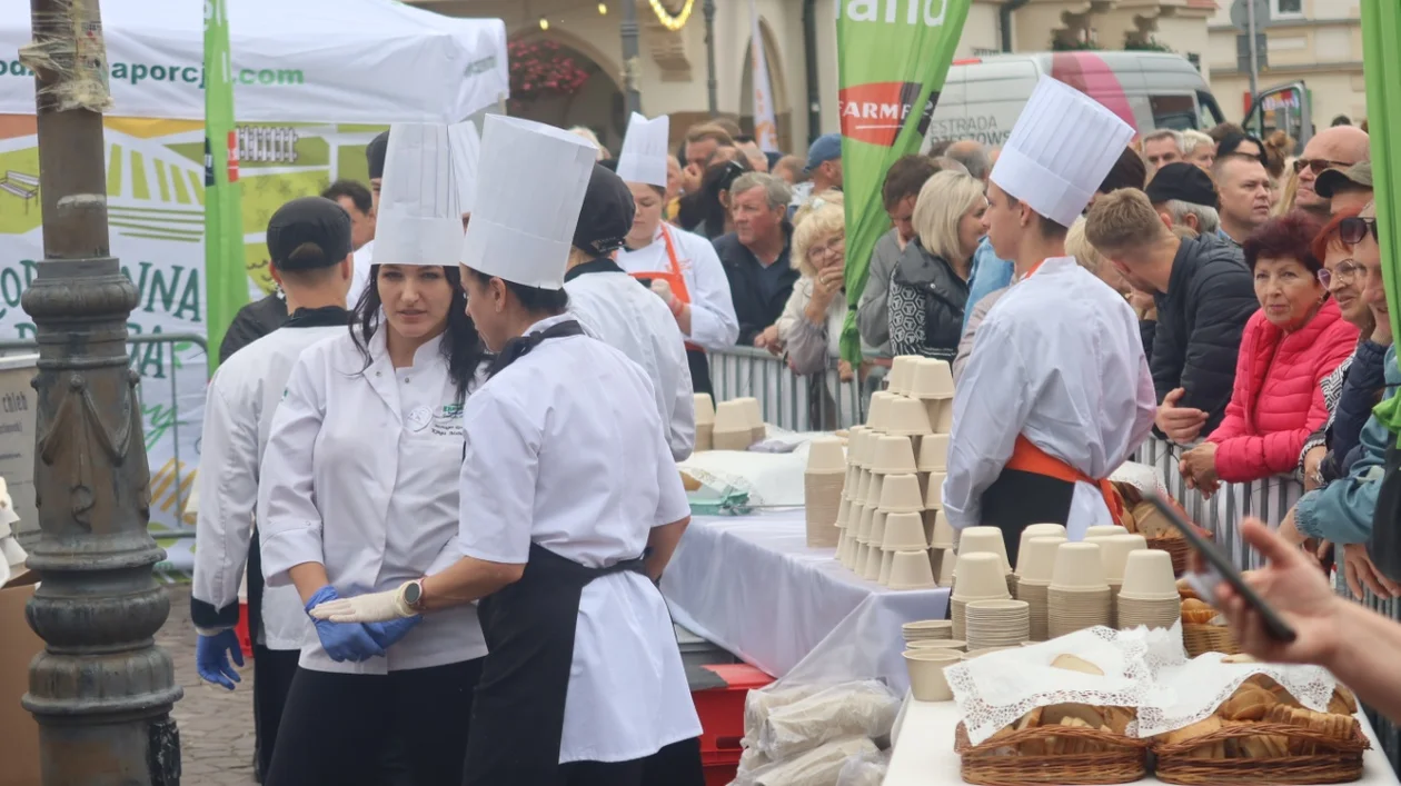 Drugi dzień festiwalu "Karpaty na Widelcu". Robert Makłowicz docenił Rzeszów [ZDJĘCIA, WIDEO]