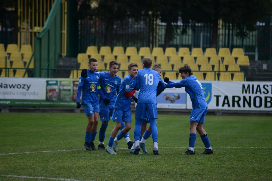 Centralna Liga Juniorów U-15: Siarka Tarnobrzeg - Hutnik Kraków 2:4