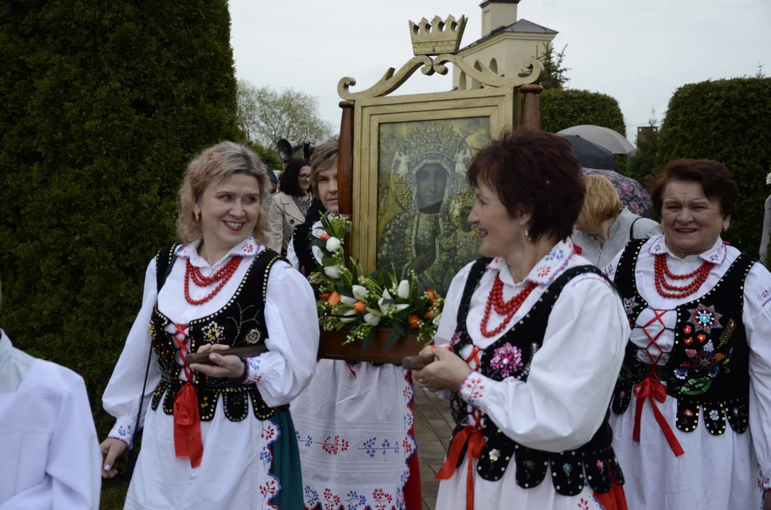 3 maja w Widełce. Wspólne świętowanie uroczystości Najświętszej Maryi Panny Królowej Polski [ZDJĘCIA] - Zdjęcie główne