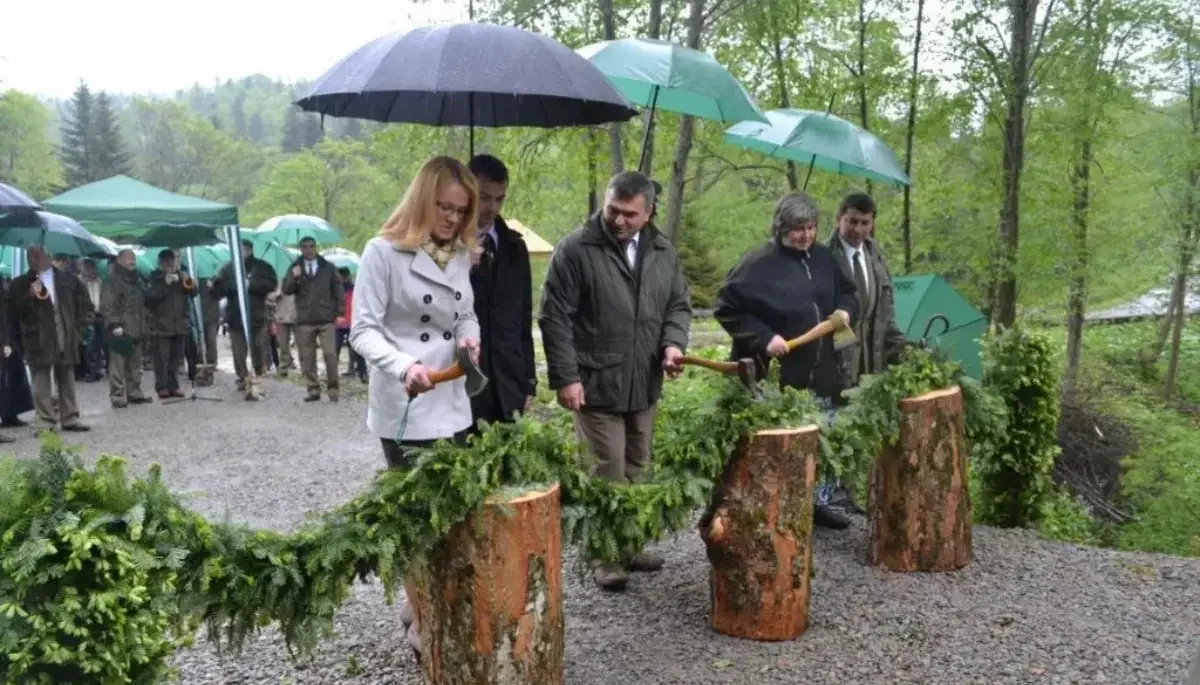 Mija kolejna rocznica uroczystego otwarcia pokazowej zagrody żubrów w Mucznem