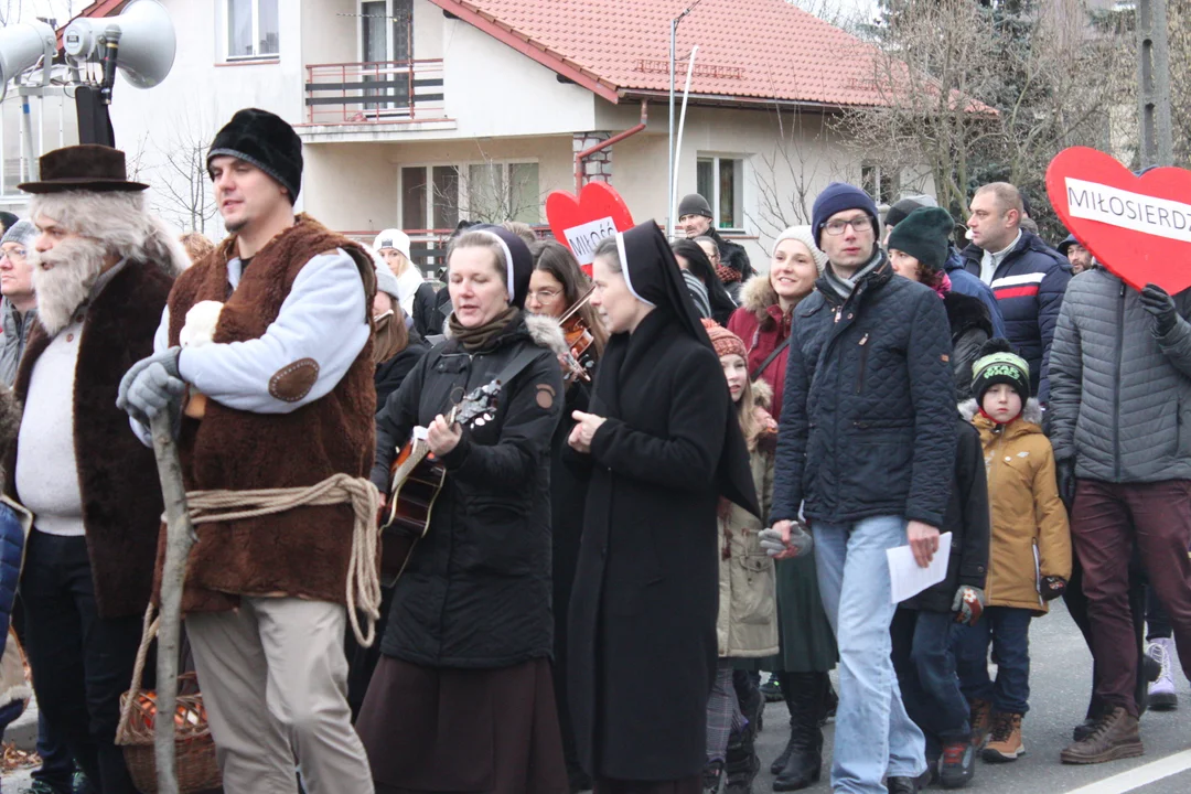 Orszak Trzech Króli w Rzeszowie. Kolęda pokoju z Zalesia do Katedry Rzeszowskiej