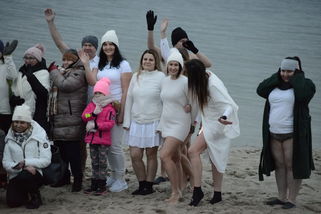 "Jezioro Aniołów" w lutym. Zobaczcie zdjęcia z plaży Jeziora Tarnobrzeskiego