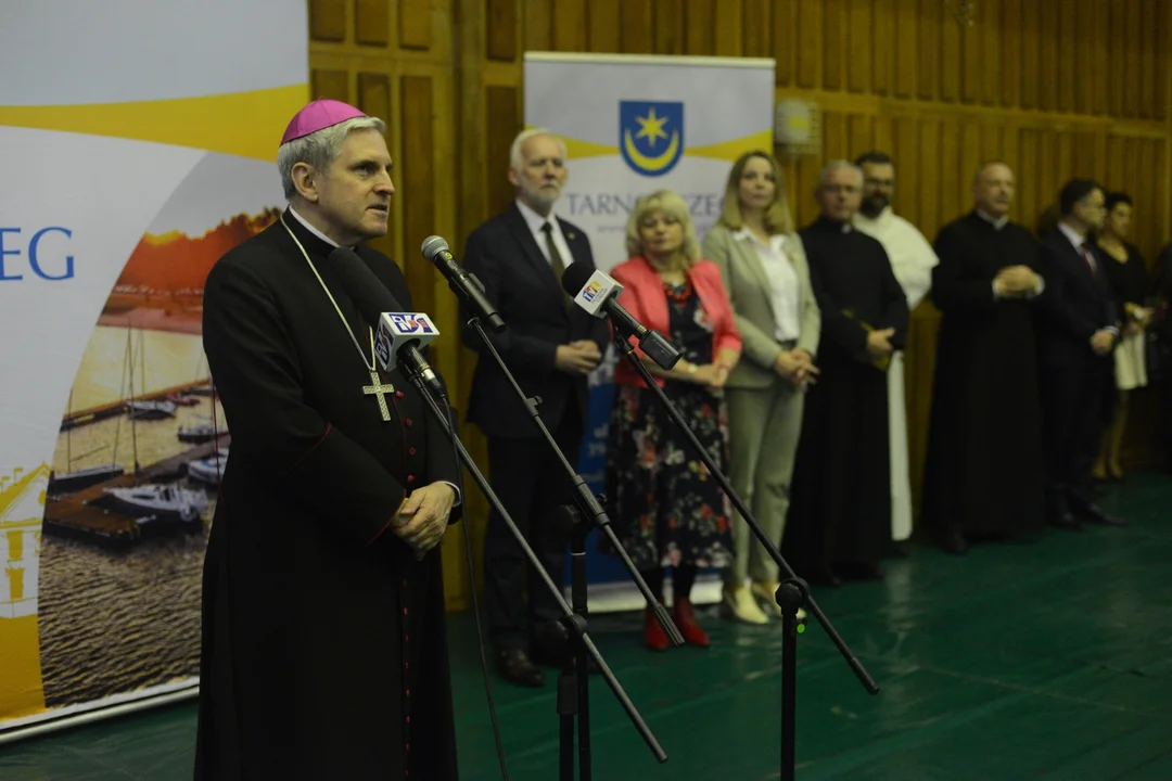 Śniadanie Wielkanocne dla samotnych i potrzebujących w Tarnobrzegu