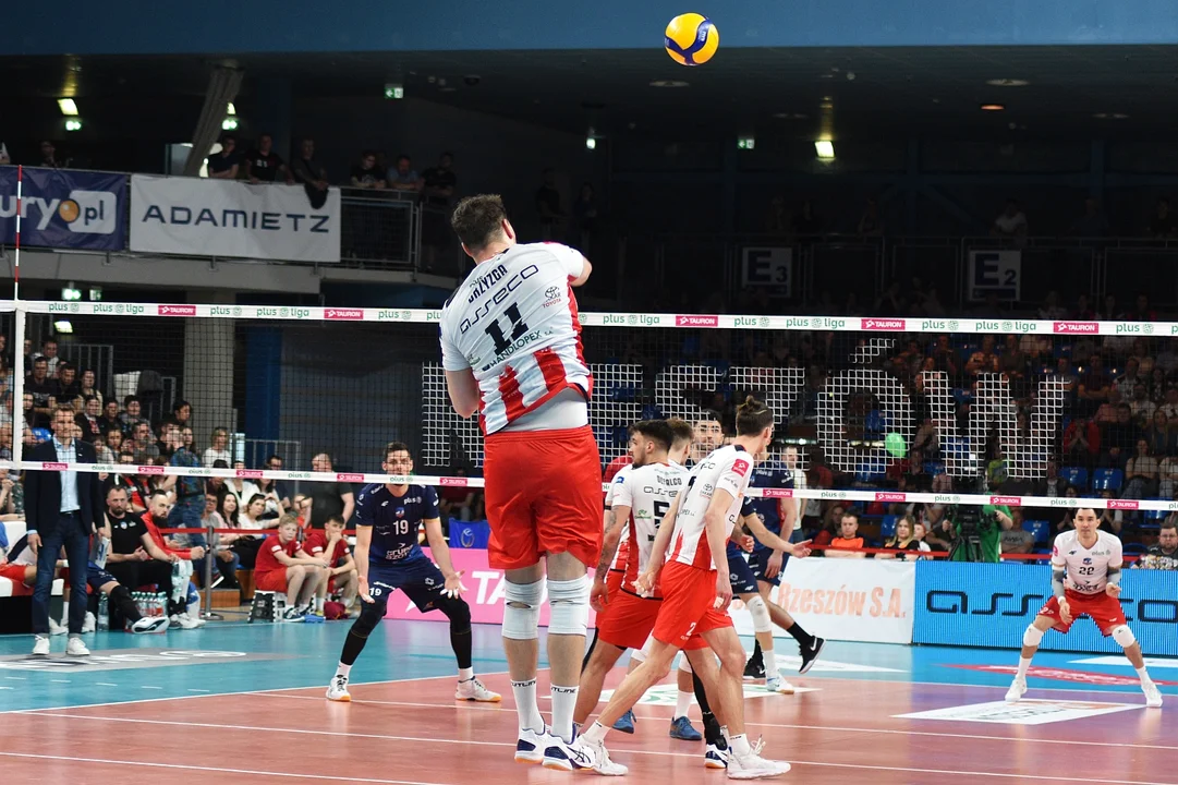 Drugi półfinałowy mecz siatkarskiej PlusLigi: Asseco Resovia Rzeszów - Grupa Azoty ZAKSA Kędzierzyn-Koźle (1:3)