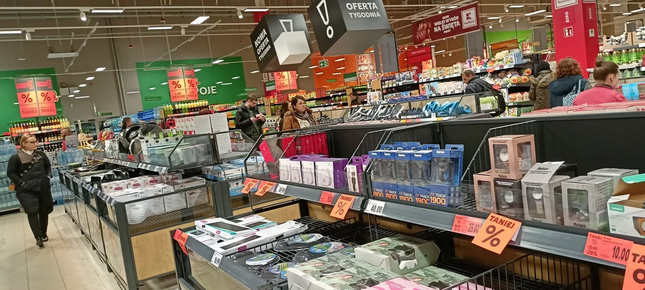 Kaufland na alei Rejtana pół tygodnia po otwarciu