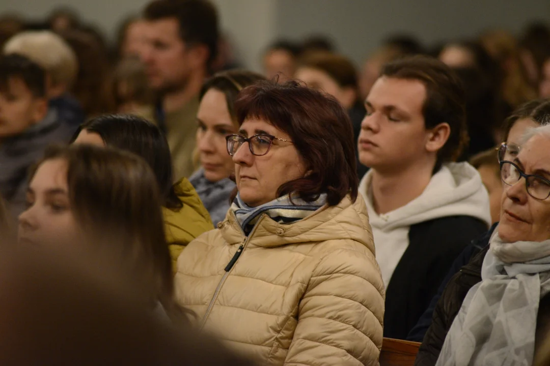 Relikwie bł. Carlo Acutisa, jednego z patronów Światowych Dni Młodzieży, w Parafii Św. Barbary w Tarnobrzegu