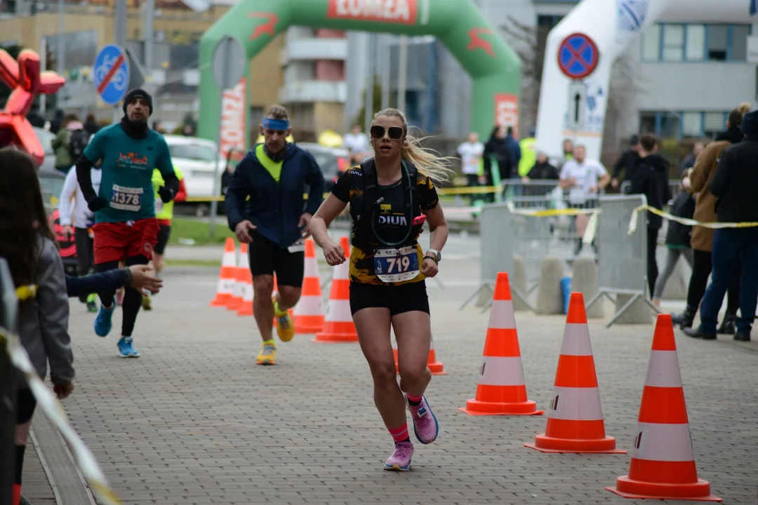 16. PKO Półmaraton Rzeszowski oraz 8. PKO Sztafeta Półmaratońska w Rzeszowie - dużo zdjęć z trasy i mety