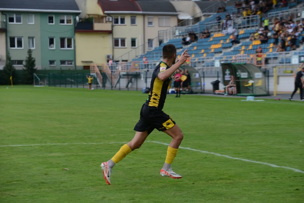 Trzecia liga, grupa 4: Siarka Tarnobrzeg - Sokół Sieniawa 2:0