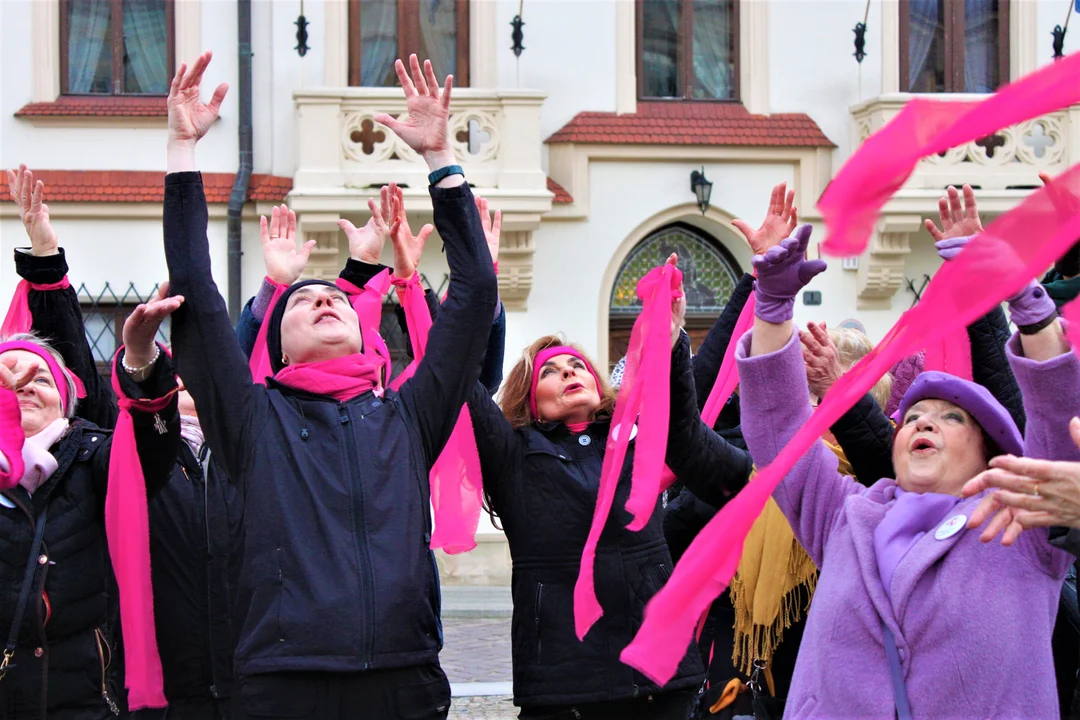 Nazywam się Miliard w Rzeszowie - zatańczyli na Rynku przeciwko przemocy