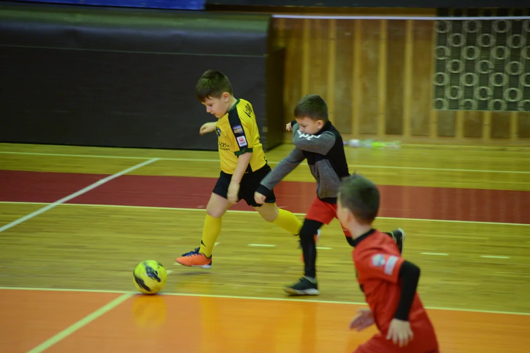 Siarka Cup 2023 w Tarnobrzegu. Zacięta rywalizacja młodych piłkarzy z różnych stron województwa podkarpackiego [ZDJĘCIA] - Zdjęcie główne