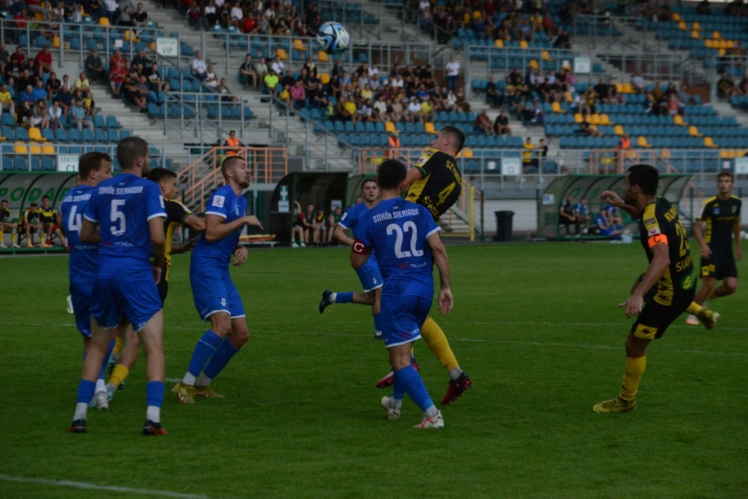 Trzecia liga, grupa 4: Siarka Tarnobrzeg - Sokół Sieniawa 2:0