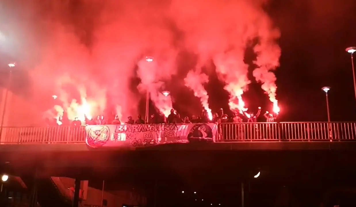 Kibice Stali i Resovii mobilizują się na derby. Mnóstwo plakatów i opraw na ulicach miasta [ZDJĘCIA]