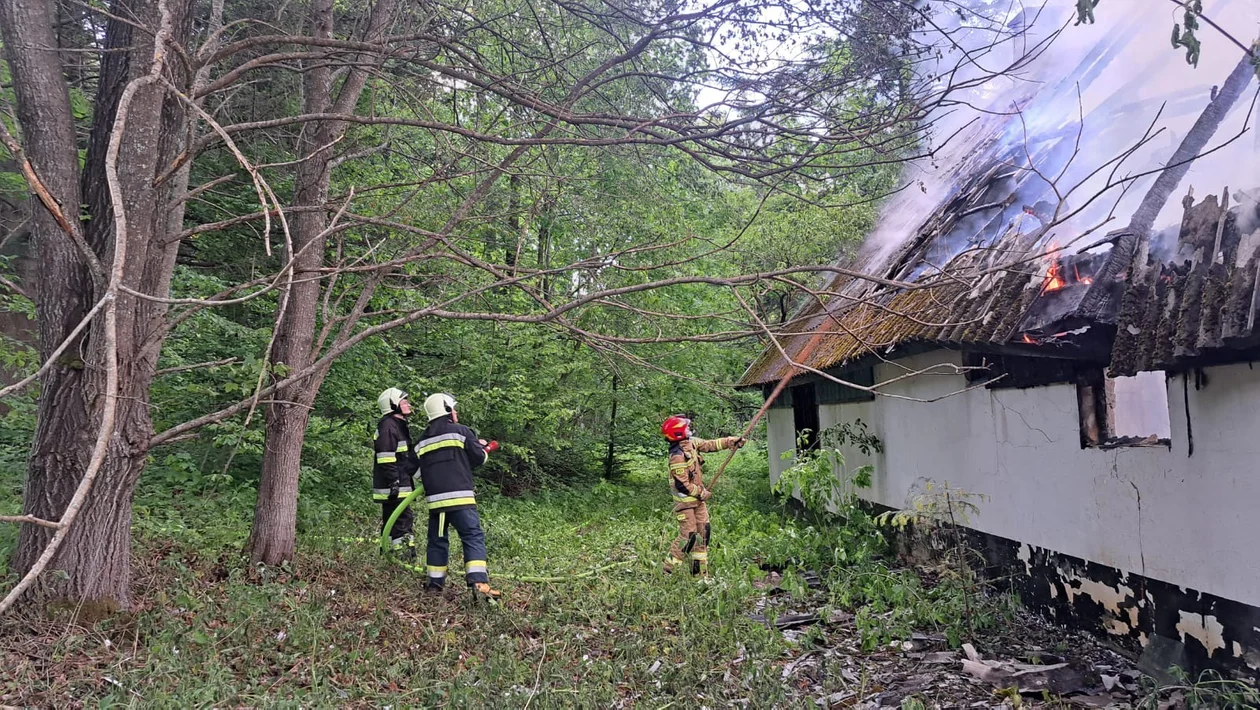 Pożar budynku w Bieszczadach
