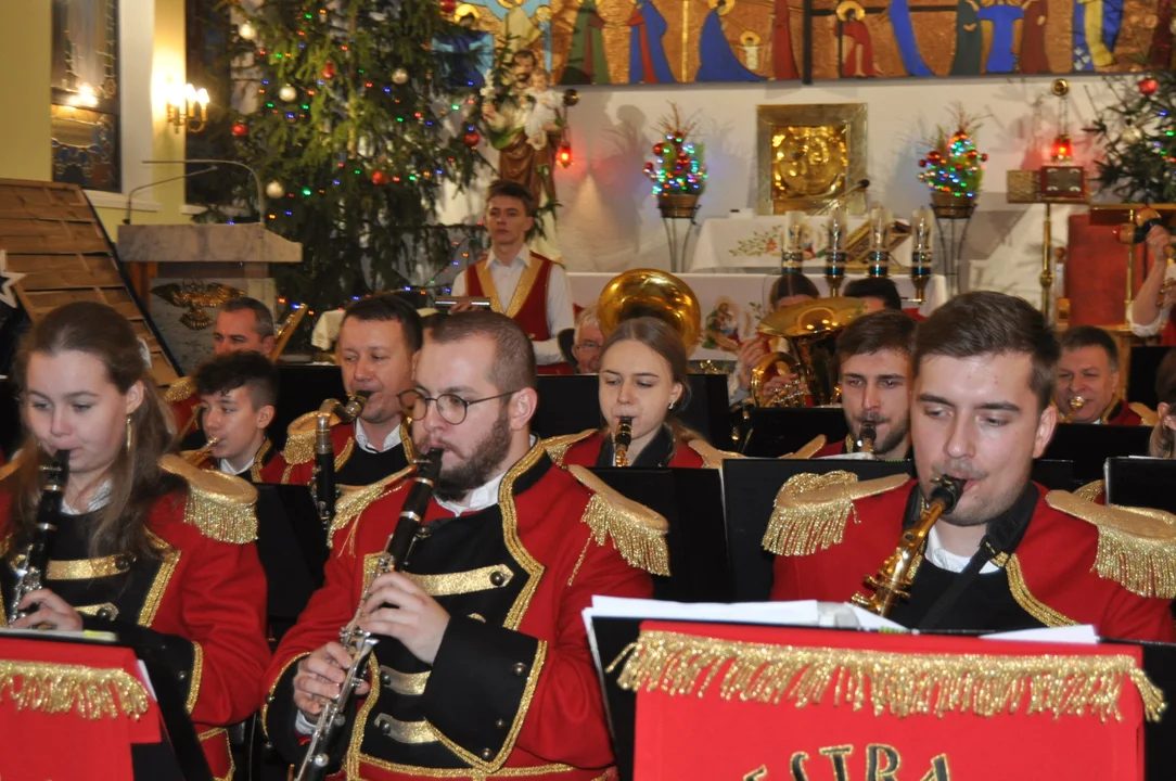 Koncert kolęd Orkiestry Dętej Dobrynin w kościele w Dobryninie