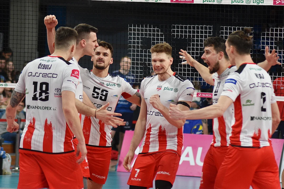 Drugi półfinałowy mecz siatkarskiej PlusLigi: Asseco Resovia Rzeszów - Grupa Azoty ZAKSA Kędzierzyn-Koźle (1:3)