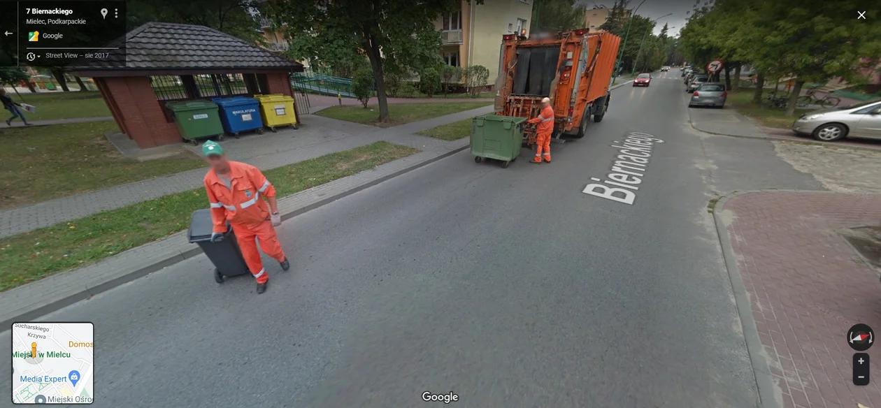 Google Street View - kto został przyłapany przez auto z aparatem